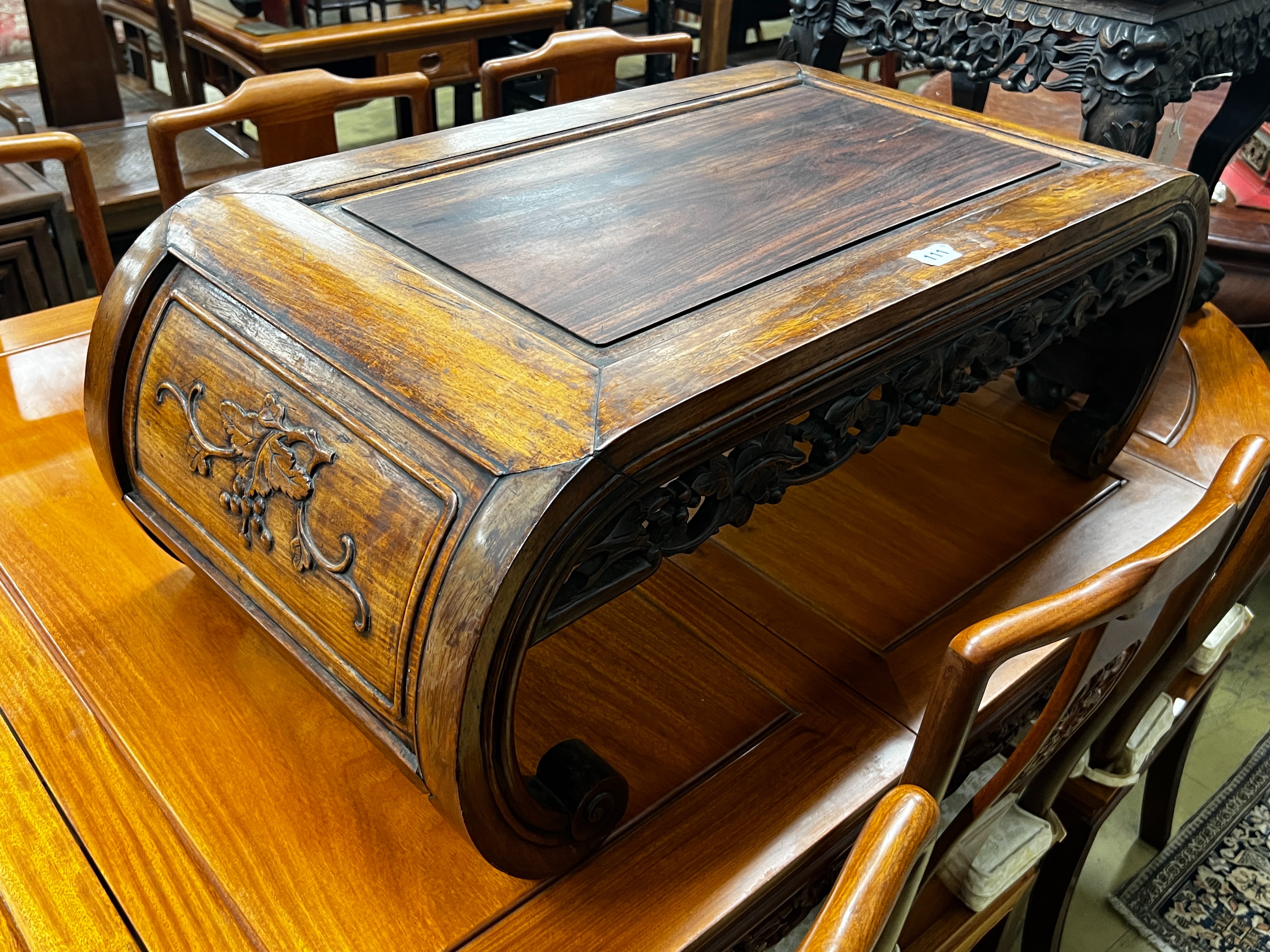 A Chinese carved hongmu low table, length 89cm, depth 45cm, height 33cm